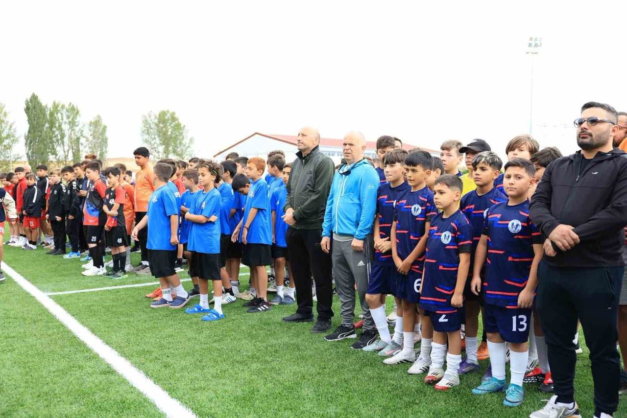 ÇORUM'UN ALACA İLÇESİNDE 5 GRUPTA 26 TAKIMIN MÜCADELE EDECEĞİ HİTİT CUP FUTBOL TURNUVASI'NIN...