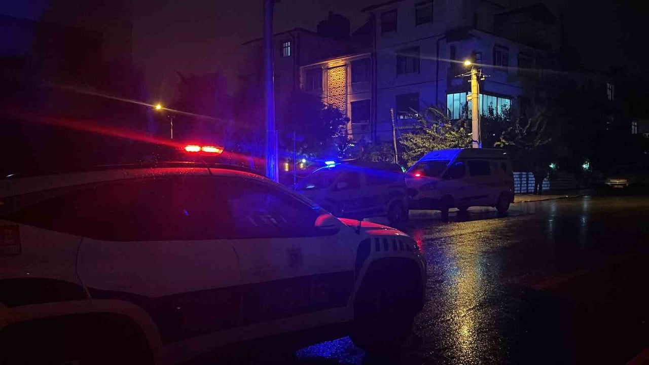 KONYA’DA İKİ KOMŞU ARASINDA ÇIKAN KAVGADA 1 ÇOCUK SİLAHLA VURULARAK YARALANDI.