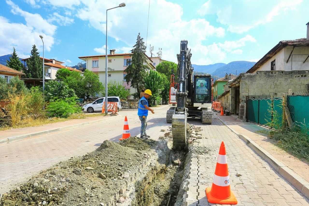 DENİZLİ BÜYÜKŞEHİR BELEDİYESİ DESKİ GENEL MÜDÜRLÜĞÜ TARAFINDAN HONAZ İLÇE MERKEZİNDE YÜRÜTÜLEN...