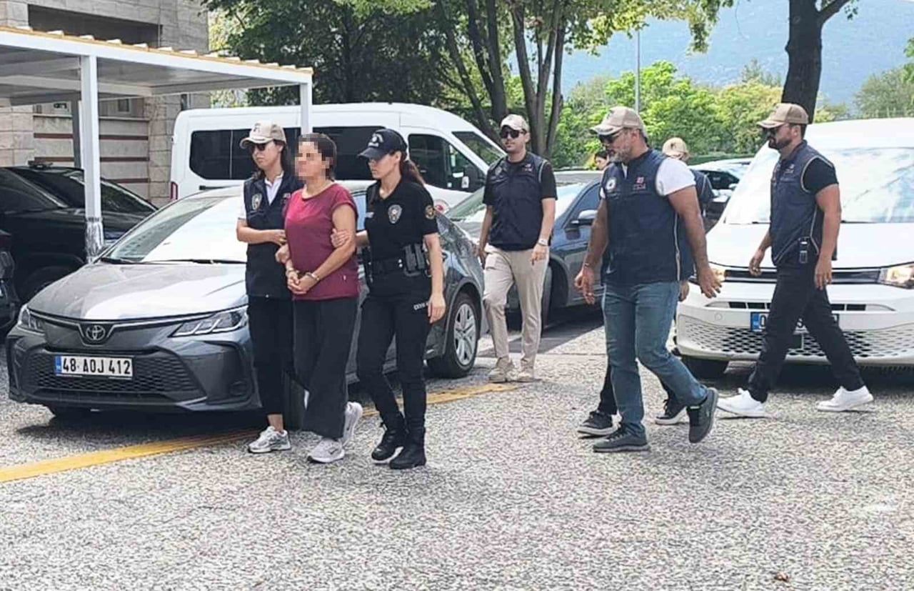 MUĞLA’DA FETÖ’YE YÖNELİK YÜRÜTÜLEN SORUŞTURMA KAPSAMINDA GÖZALTINA ALINAN DARBECİ FETÖ’CÜ İHRAÇ...