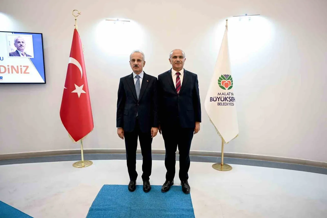 BAKAN ABDULKADİR URALOĞLU'NDAN BÜYÜKŞEHİR BELEDİYESİ'NE ZİYARET