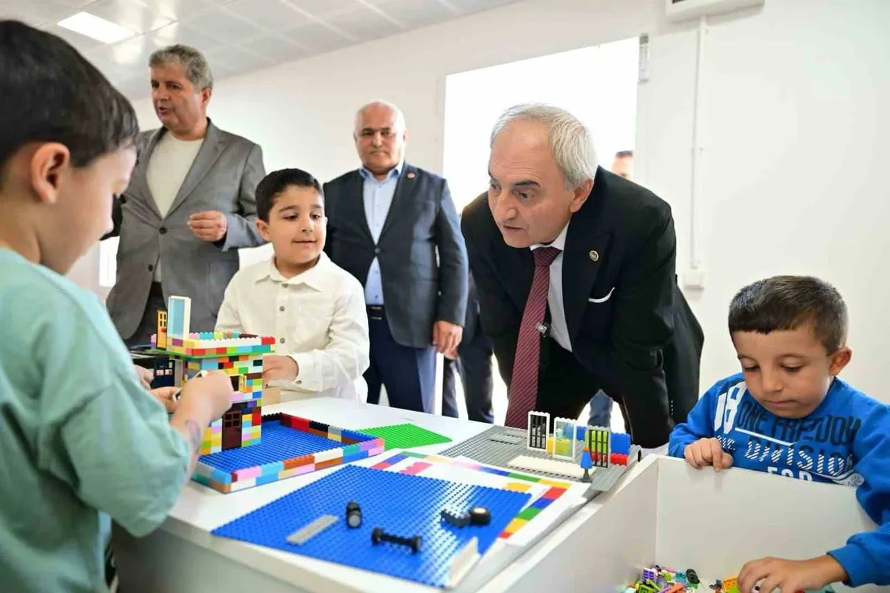 KEPEZ BELEDİYE BAŞKANI MESUT KOCAGÖZ ÖZEL ÇOCUKLARI ZİYARET ETTİ
