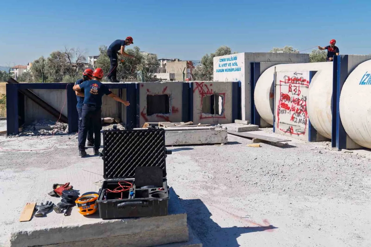 110 PERSONEL, ENKAZ ALTI ARAMA, SİSMİK DİNLEME VE TEKNİK KURTARMA ALANLARINDA ULUSLARARASI...