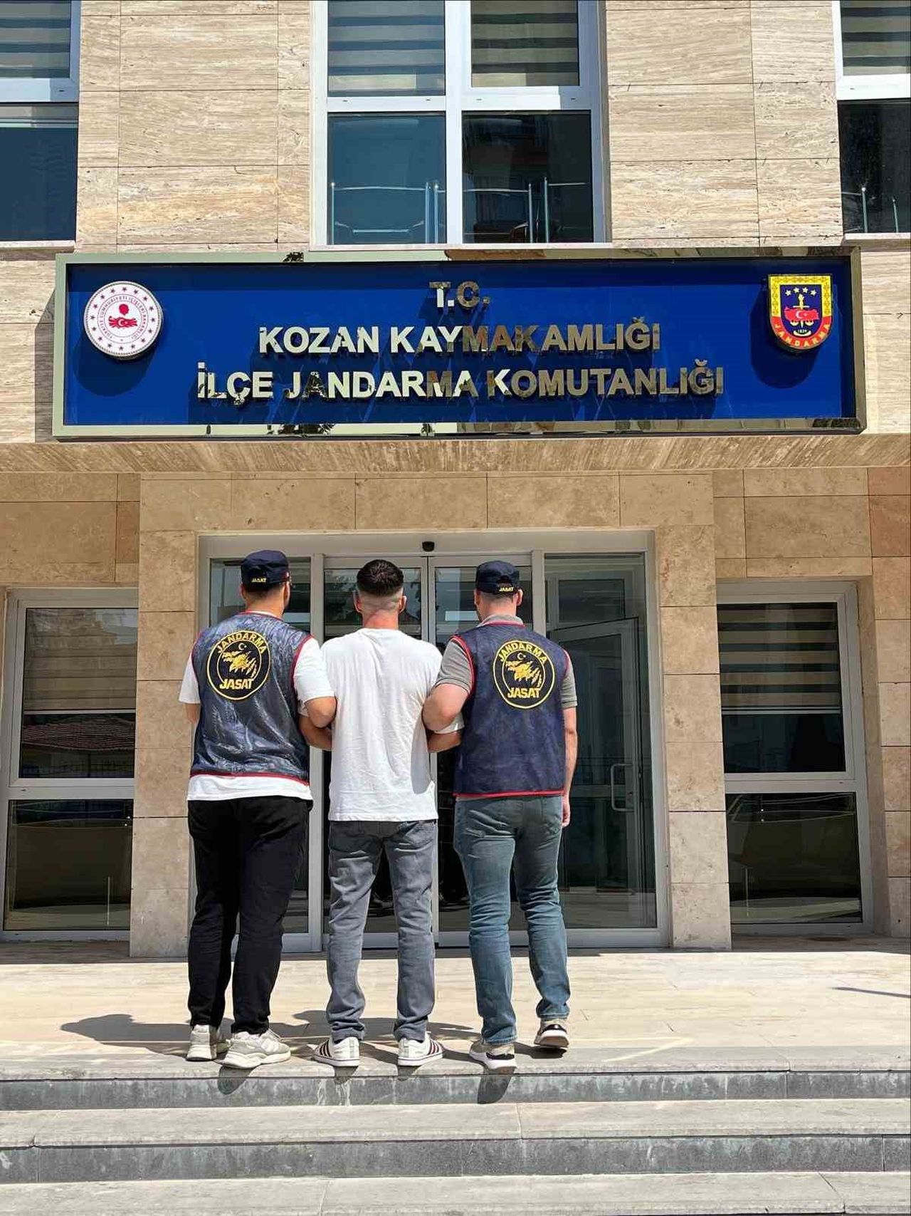 OPERASYONDA HAKKINDA 17 YIL KESİNLEŞMİŞ HAPİS CEZASI OLAN Ö.A. YAKALANDI.
