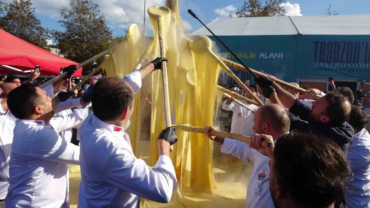 TRABZON BÜYÜKŞEHİR BELEDİYESİ TARAFINDAN DÜZENLENEN GASTRONOMİ FESTİVALİNE BİNLERCE KİŞİ...