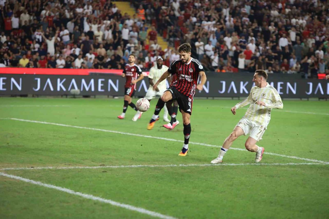 GAZİANTEP FUTBOL KULÜBÜ, TRENDYOL SÜPER LİG'İN 5. HAFTASINDA FENERBAHÇE'Yİ KONUK EDİYOR....