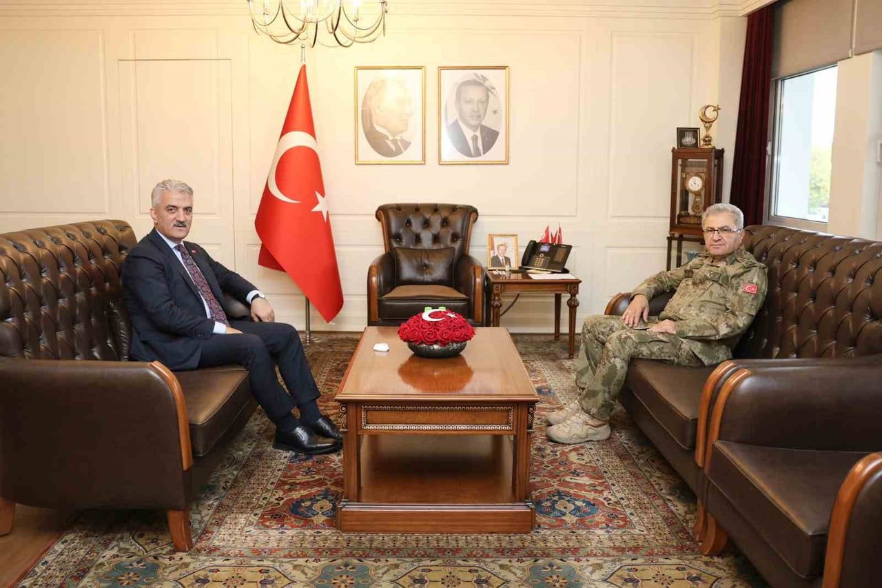 KARA KUVVETLERİ KOMUTANI ORGENERAL METİN TOKEL, DÜZCE VALİSİ MEHMET MAKAS’A NEZAKET ZİYARETİNDE...