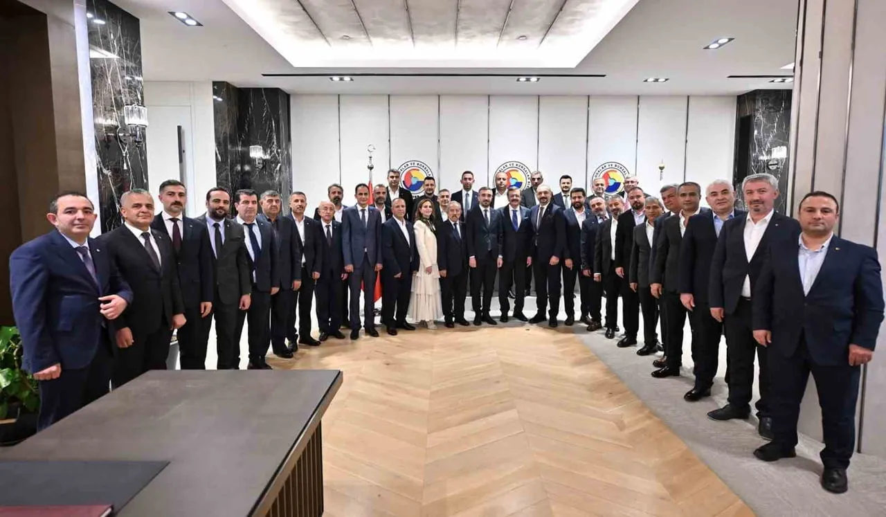 ADIYAMAN TİCARET VE SANAYİ ODASI (ATSO) YÖNETİM KURULU BAŞKANI MEHMET TORUNOĞLU, YENİ YÖNETİMİYLE...