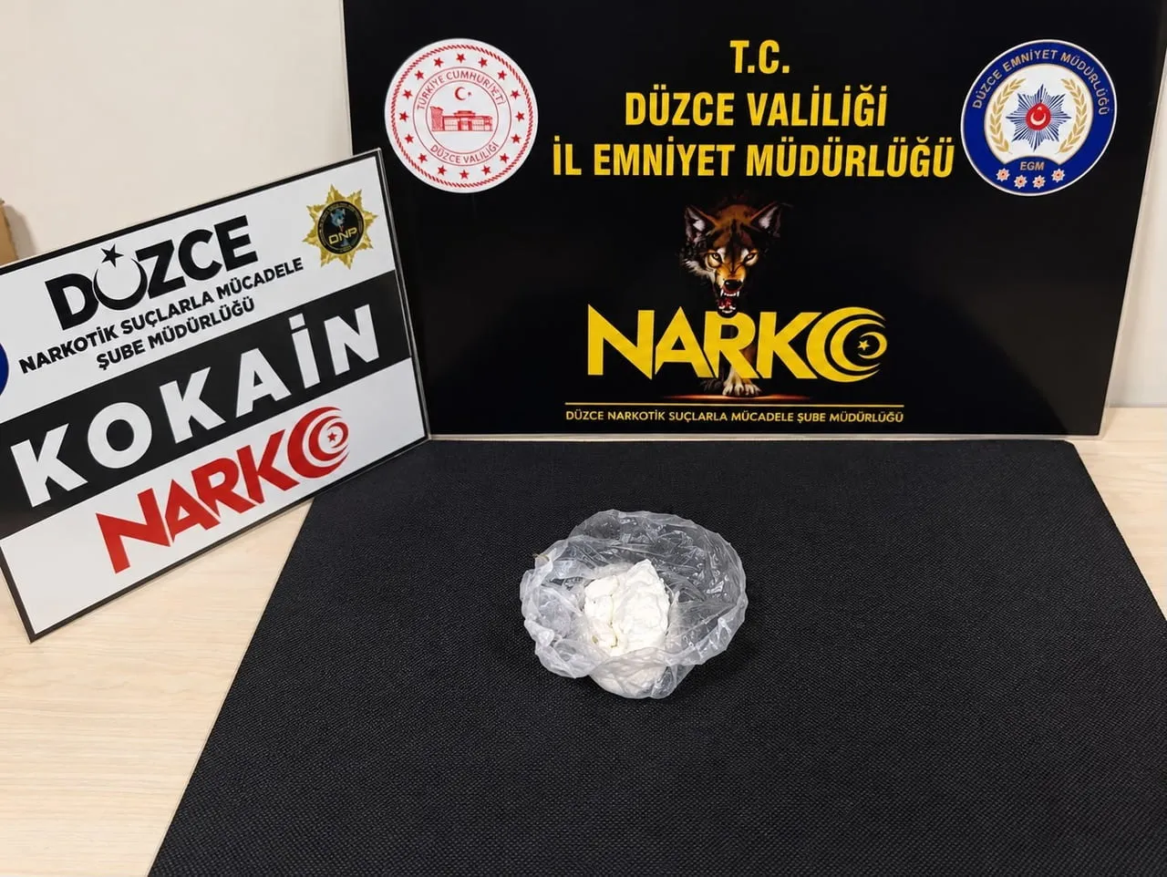 DÜZCE İL EMNİYET MÜDÜRLÜĞÜNÜ BAĞLI NARKOTİK SUÇLARLA MÜCADELE ŞUBE MÜDÜRLÜĞÜ EKİPLERİNCE YAPILAN 2...