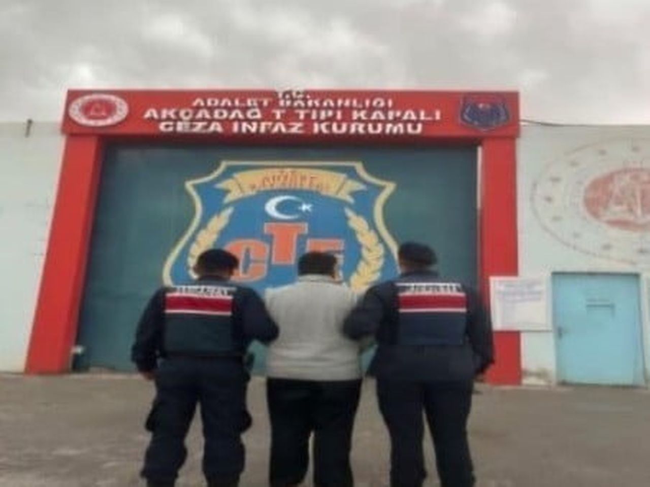 MALATYA'DA HAKKINDA 48 YIL 6 AY 25 GÜN KESİNLEŞMİŞ HAPİS CEZASI BULUNAN ŞAHIS, JANDARMA...