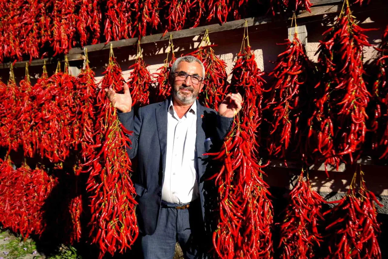ÇUKURÖREN KÖYÜ MUHTARI MUHİTTİN DÜNDAR