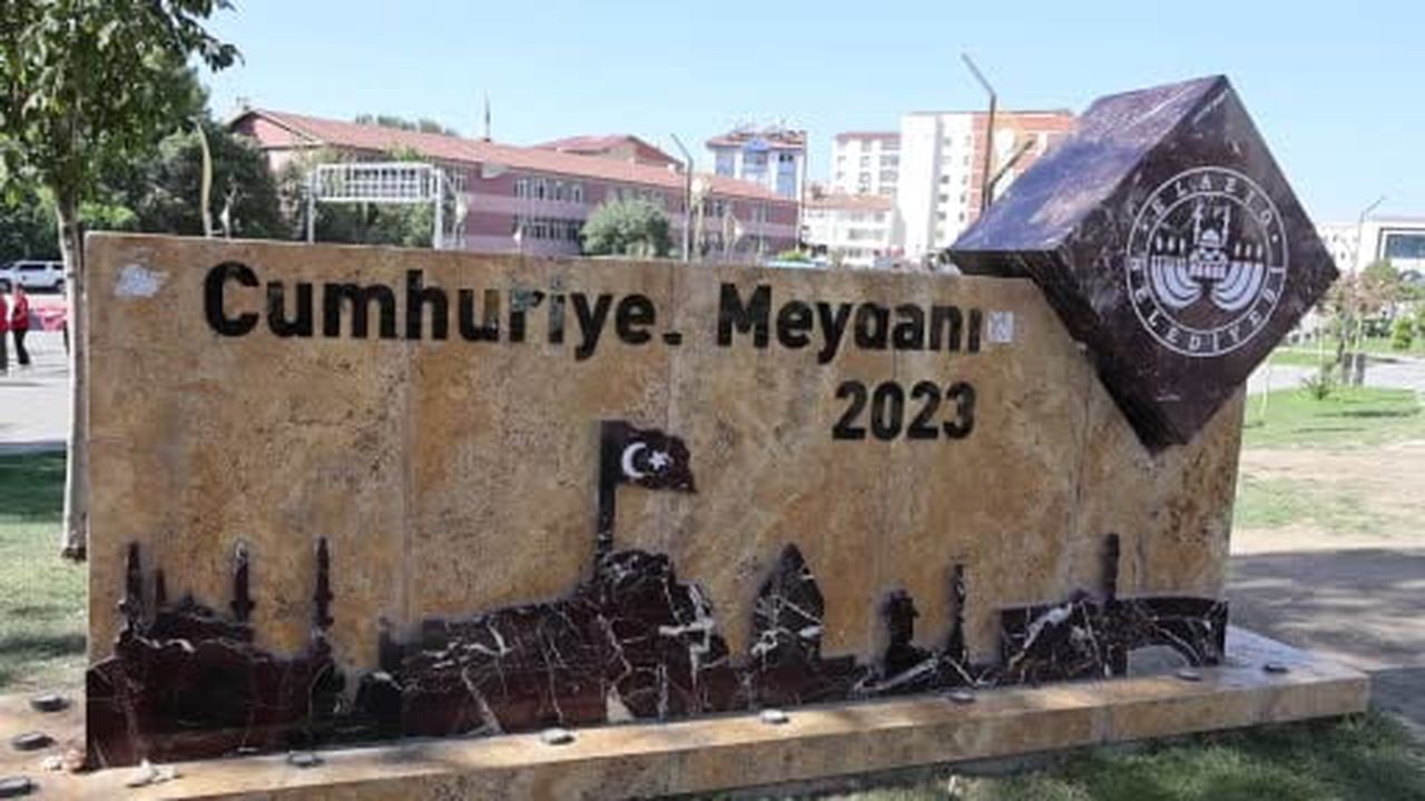 Elazığ’da yüzlerce öğrenci Gazzeli akranları için bir araya geldi