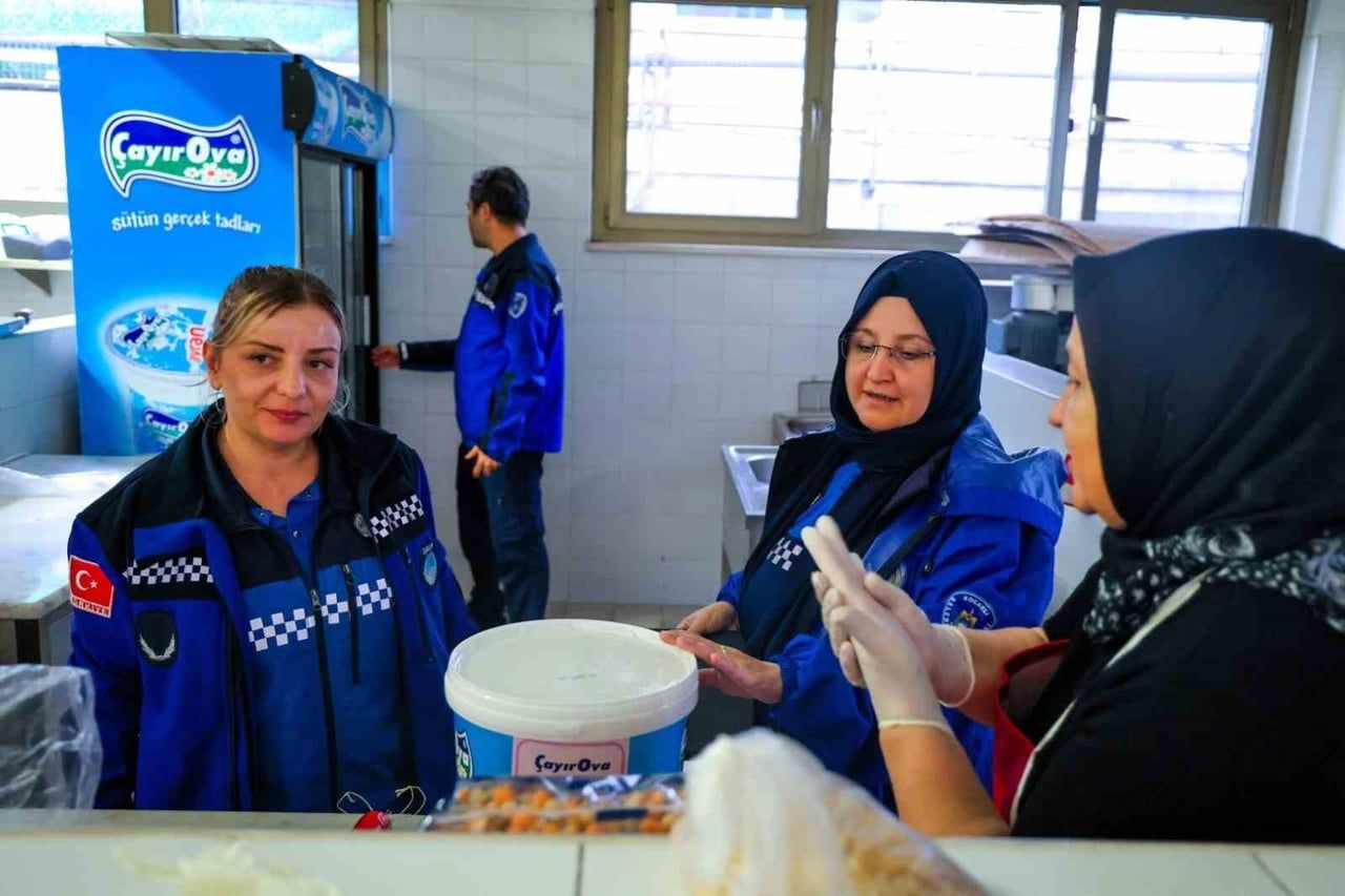 KOCAELİ BÜYÜKŞEHİR BELEDİYESİ, YENİ EĞİTİM VE ÖĞRETİM YILININ BAŞLAMASIYLA BİRLİKTE ÖĞRENCİLERİN...