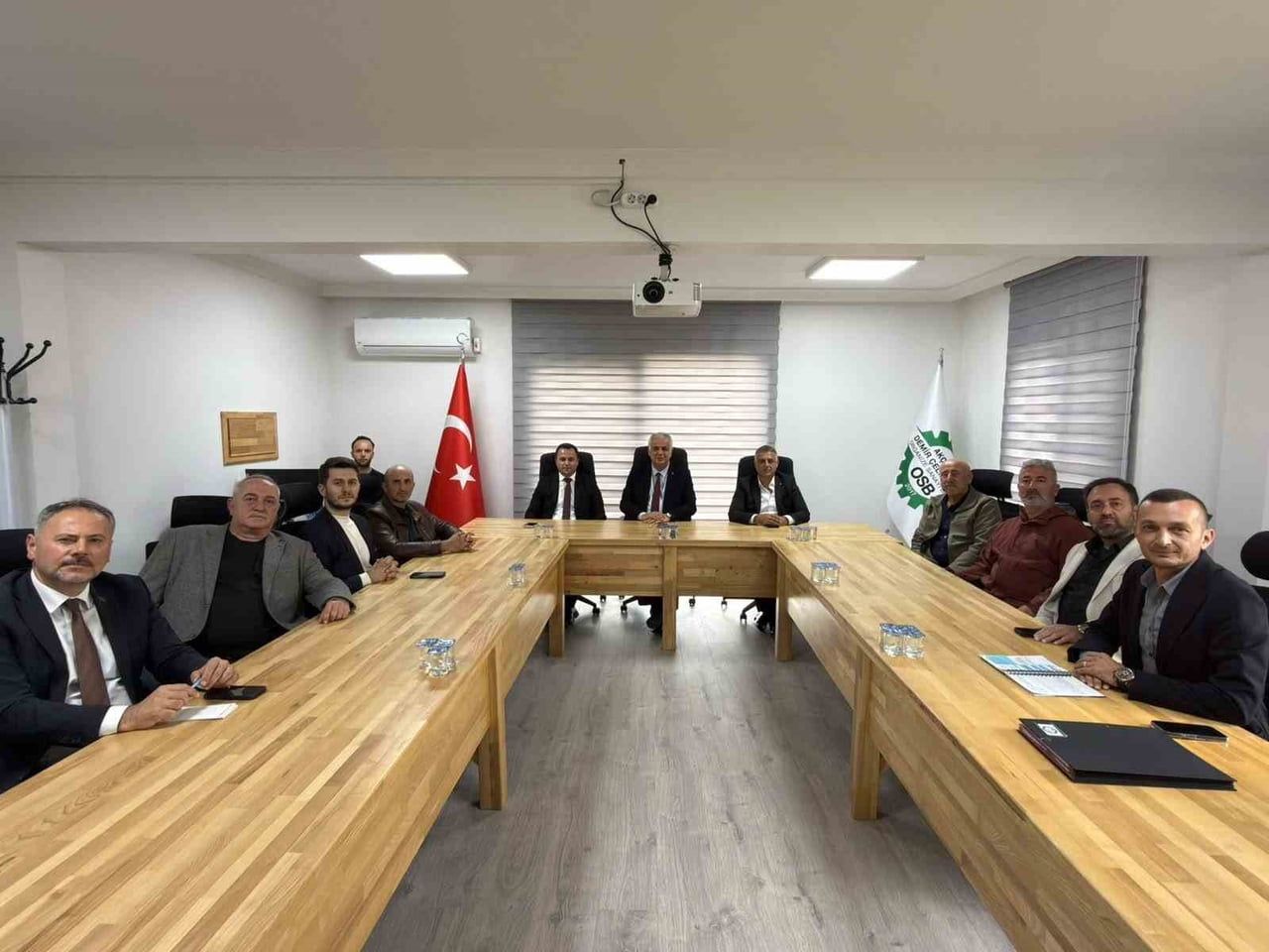 AKÇAKOCA DEMİR ÇELİK İHTİSAS ORGANİZE SANAYİ BÖLGESİ MÜTEŞEBBİS HEYET TOPLANTISI GERÇEKLEŞTİRİLDİ....