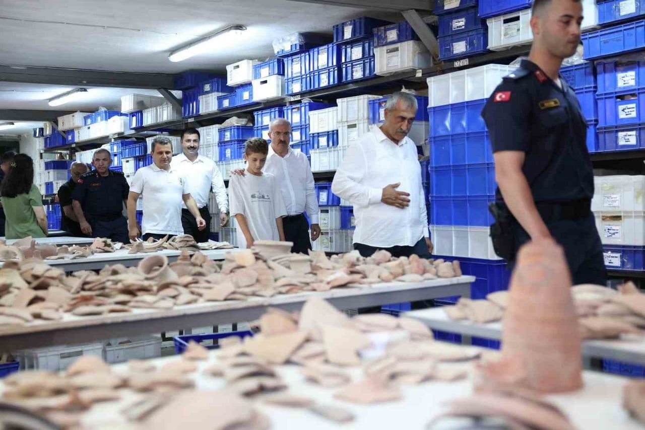 ÇANAKKALE VALİSİ DOÇ. DR. ÖMER TORAMAN SMİNTHEİON VE ASSOS ANTİK KENTİ KAZI BAŞKANLIĞININDA...
