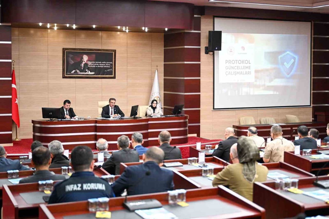 ERZURUM VALİSİ AYDIN BARUŞ’UN BAŞKANLIĞINDA, 2026-2027 EĞİTİM ÖĞRETİM YILI 1. DÖNEM EYLÜL AYI OKUL...