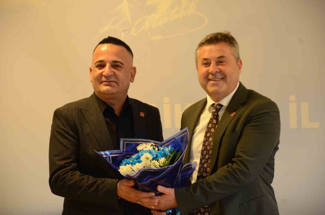 (SAĞDA) İSMAİL CİNOĞLU (SOLDA) KAZIM YAĞMUR