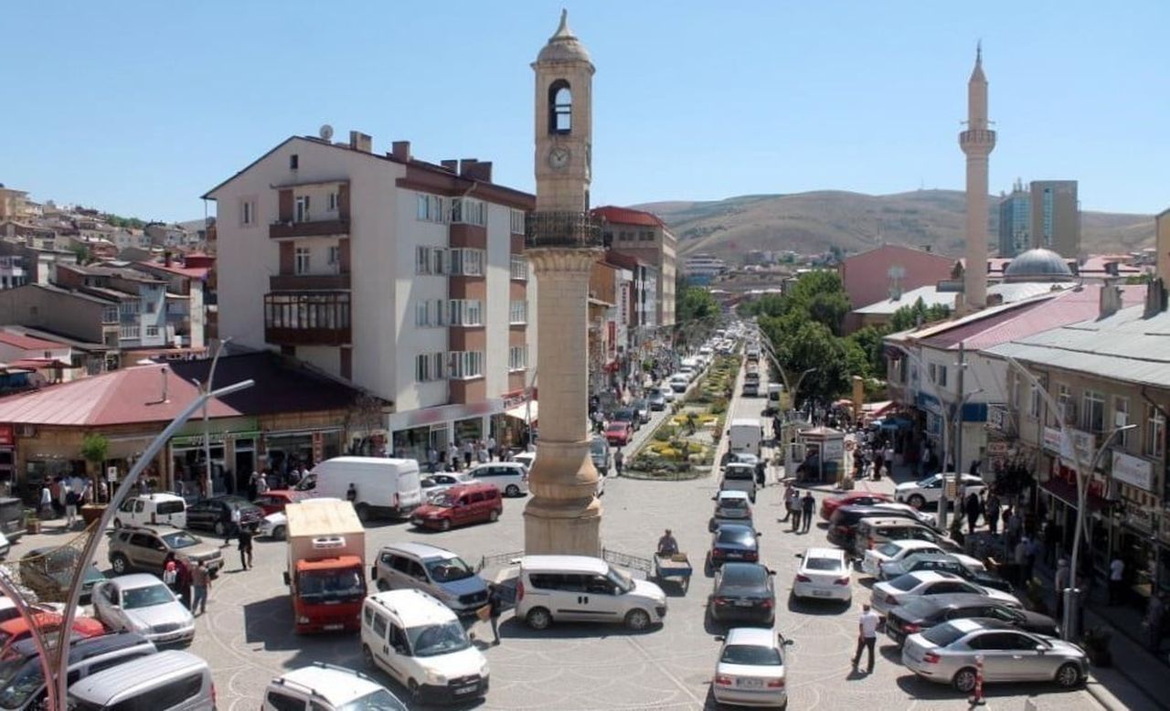 BAYBURT’TA TRAFİĞE KAYITLI ARAÇ SAYISI 21 BİN 996 OLDU