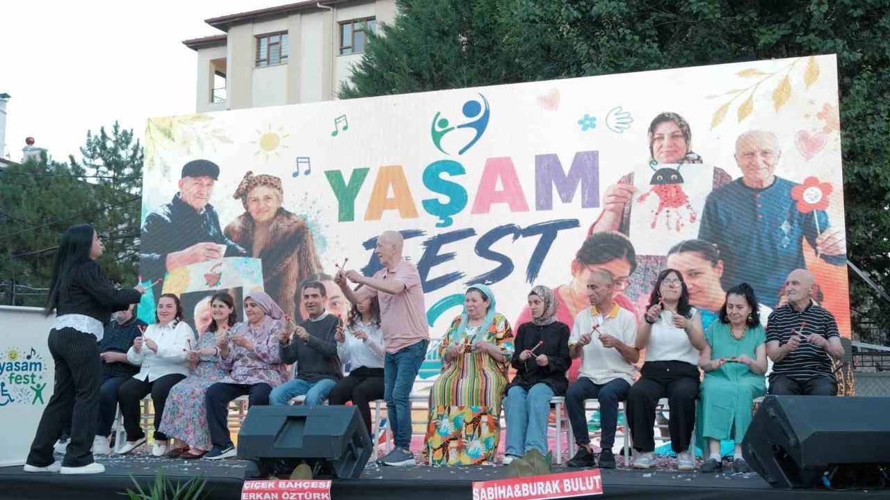 ÇANKIRI’DA ENGELLİ BİREYLER ÇEŞİTLİ ETKİNLİKLERLE DOYASIYA EĞLENDİ.