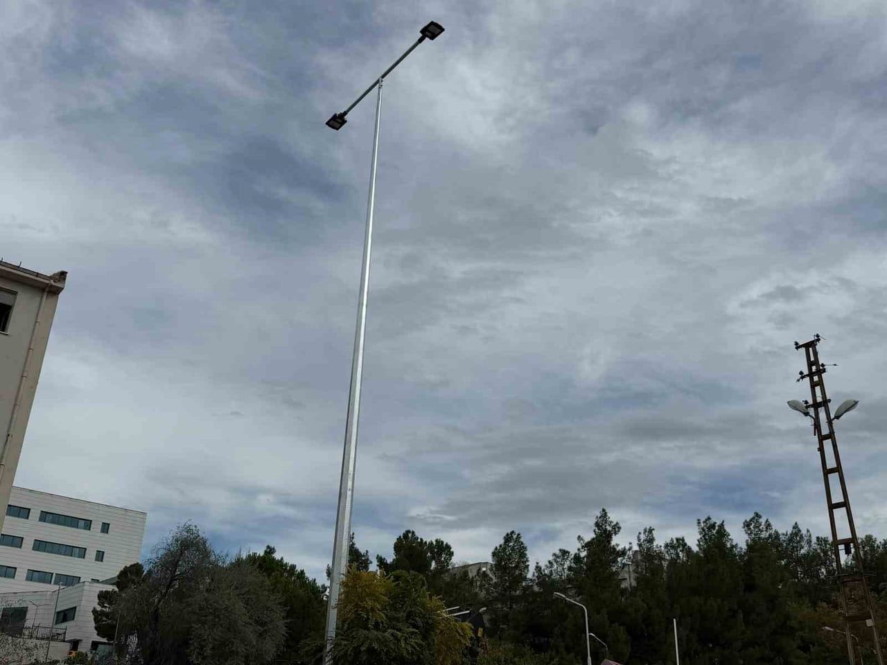BOYABAT İLÇESİNDE EROL DEMİRKOL CADDESİ, BOYABAT DEVLET HASTANESİ DÖNÜŞÜ MEVKİİNDE ELEKTRİK...