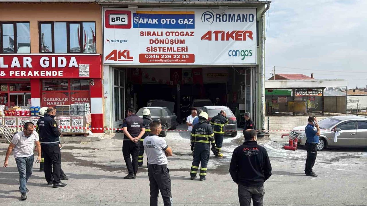 SİVAS’TA TOPTANCILAR SİTESİNDE PATLAMA MEYDANA GELDİ, EKİPLER OLAY YERİNE GEÇİYOR.