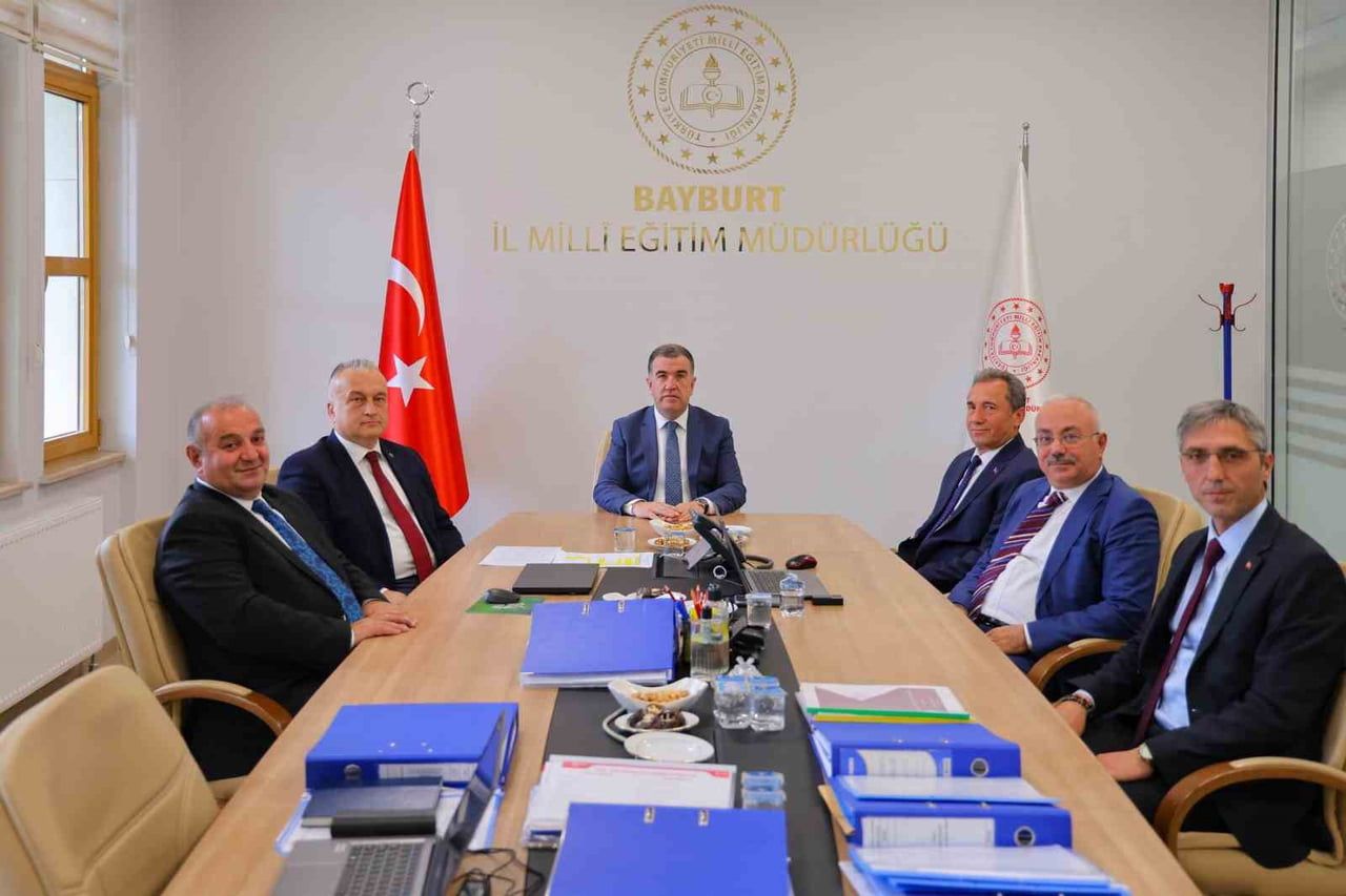 BAYBURT'TA EĞİTİM ÇALIŞMALARI MASAYA YATIRILDI