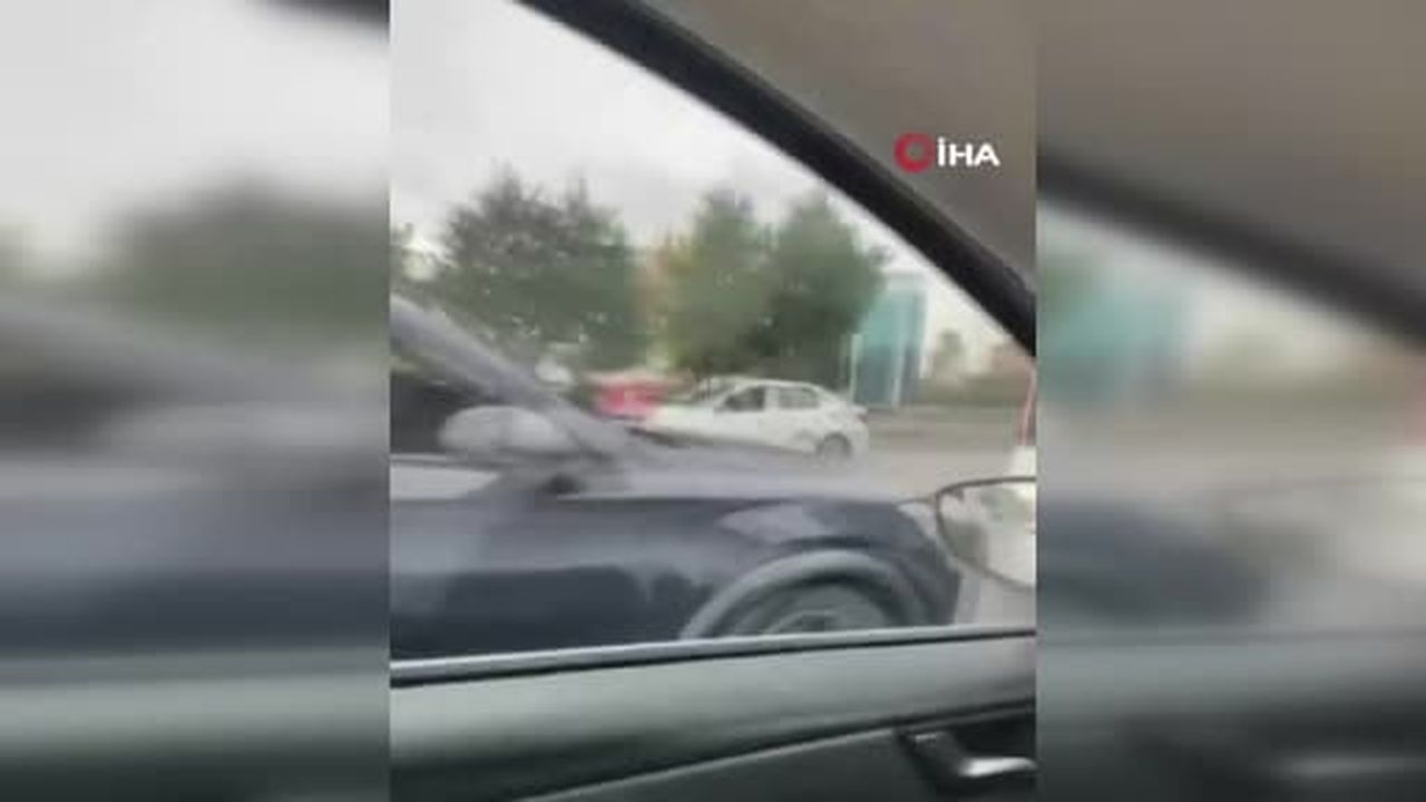 Avcılar’da trafik kavgası, araçtan inip plakayı söktüler