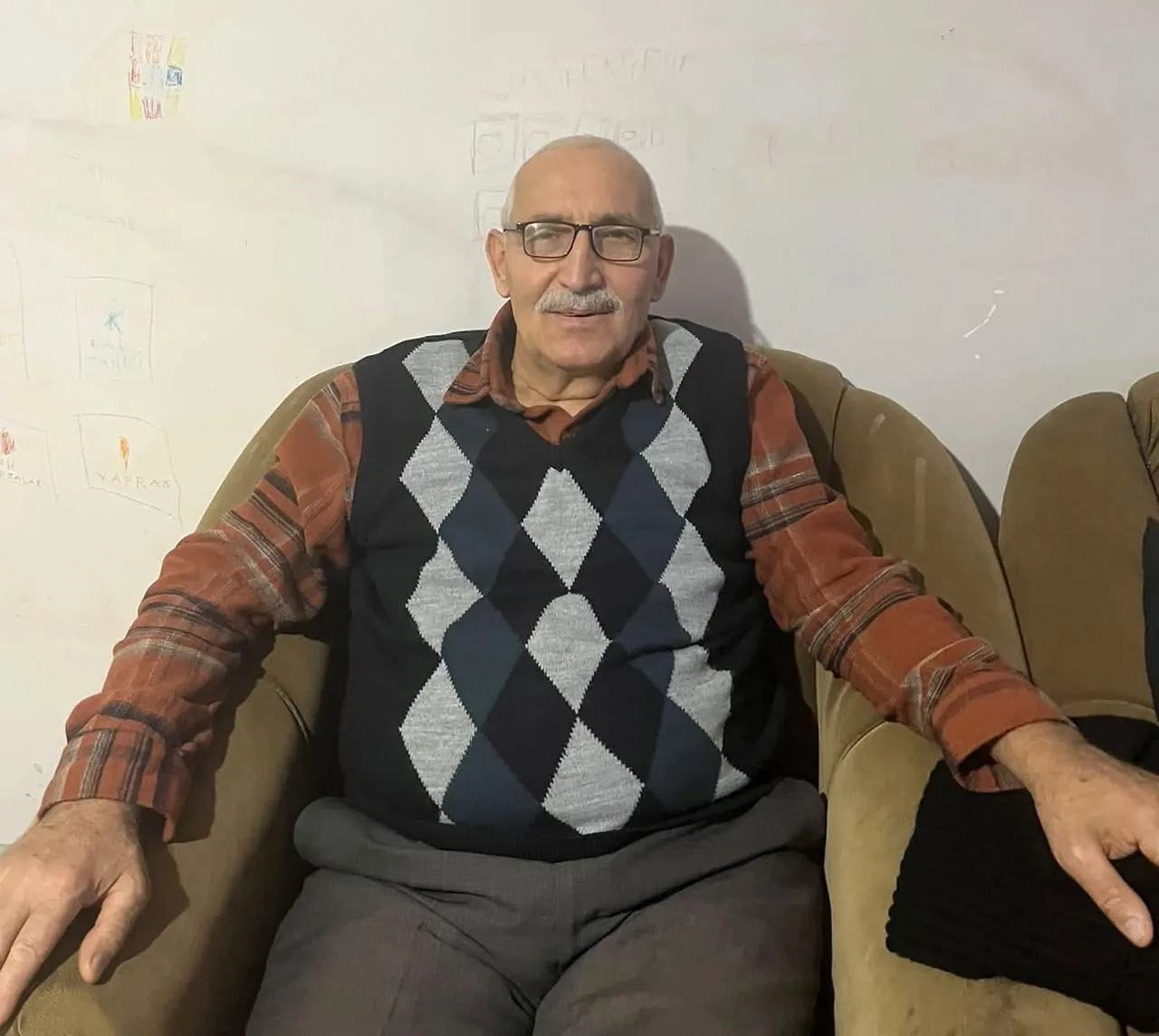 ZONGULDAK’IN ALAPLI İLÇESİNDE ÜZÜM TOPLAMAK İÇİN ÇIKTIĞI MERDİVENDEN DÜŞEREK AĞIR YARALANAN 77...