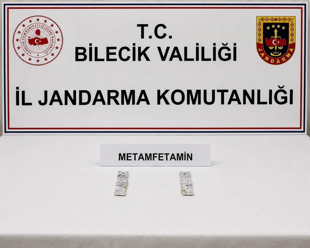 BİLECİK’TE OTOMOBİLDE METAMFETAMİN ELE GEÇİRİLDİ