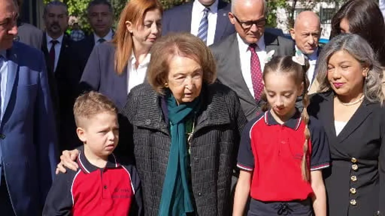 98 yaşındaki Semahat Arsel, adını taşıyan okulun açılışına katıldı