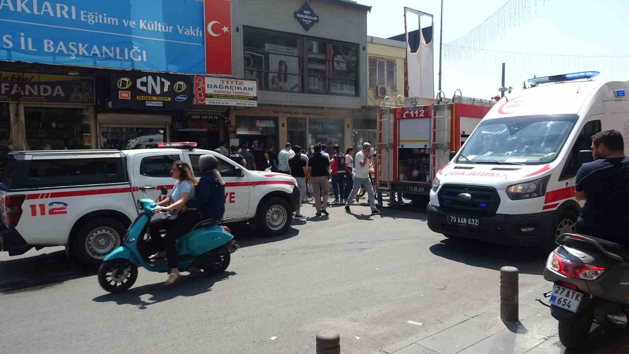 KİLİS’TE TATLICI DÜKKANINDA YANGIN PANİĞİ