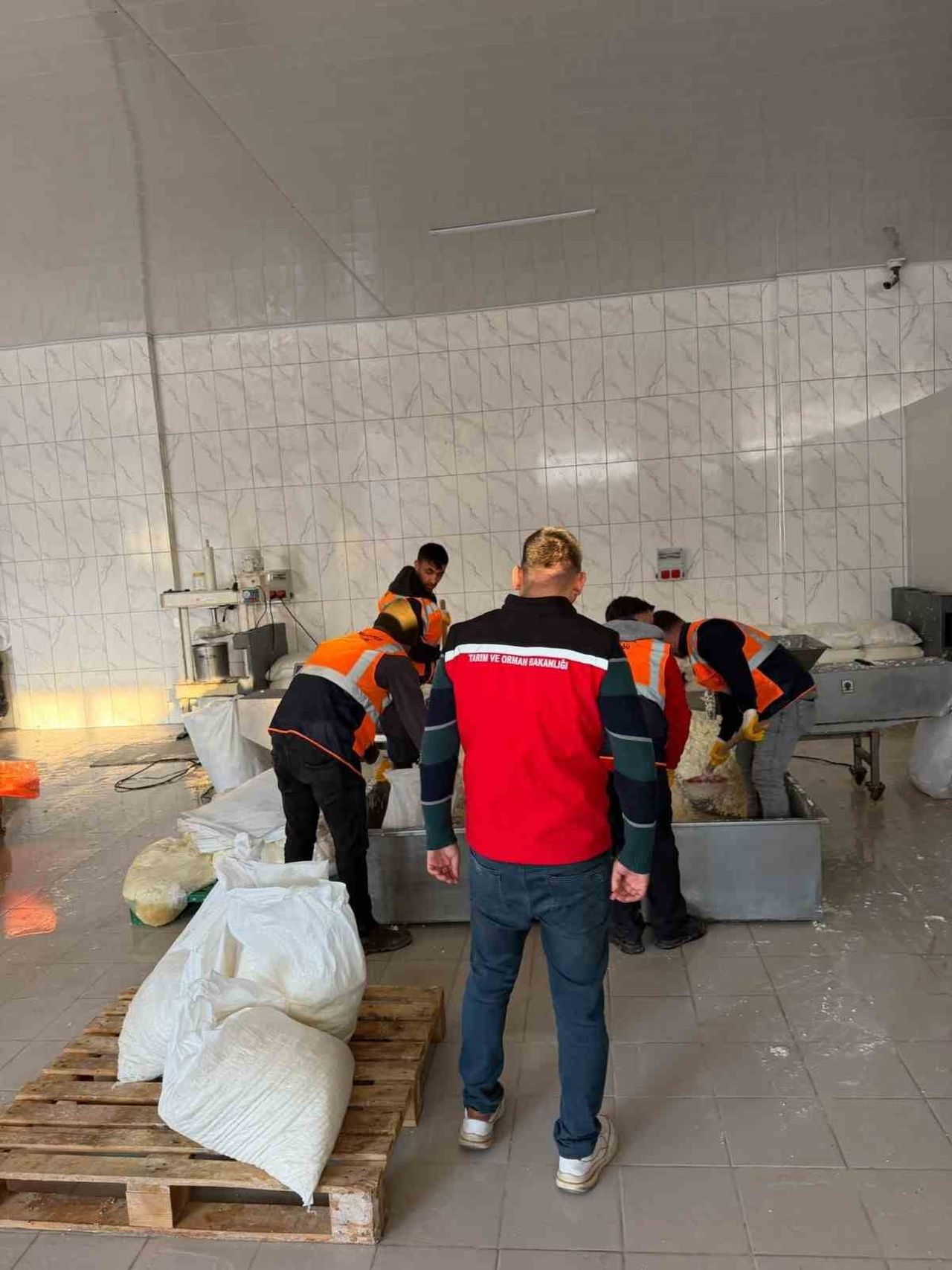 KONYA'NIN AKŞEHİR İLÇESİNDE BİTKİSEL YAĞ, NİŞASTA, SÜT VE SÜT ÜRÜNLERİ ÜRETİMİ YAPILAN BİR İŞ...