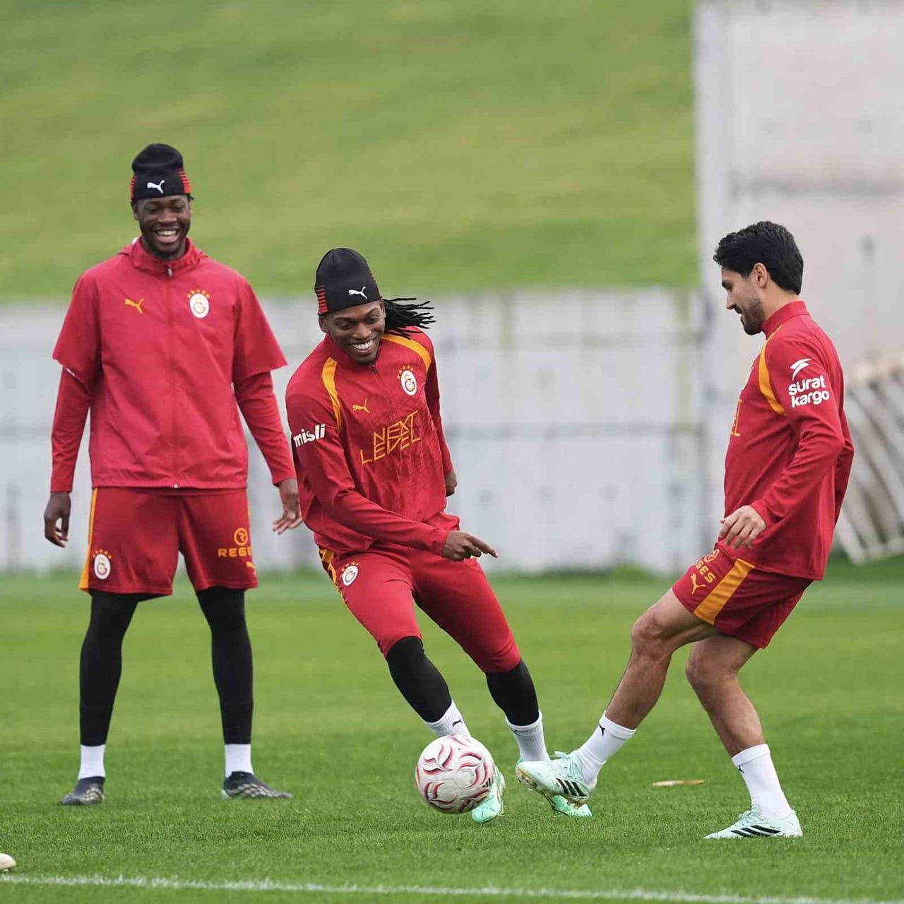GALATASARAY, TRENDYOL SÜPER LİG’İN 9. HAFTASINDA OYNAYACAĞI FENERBAHÇE MAÇININ HAZIRLIKLARINI...