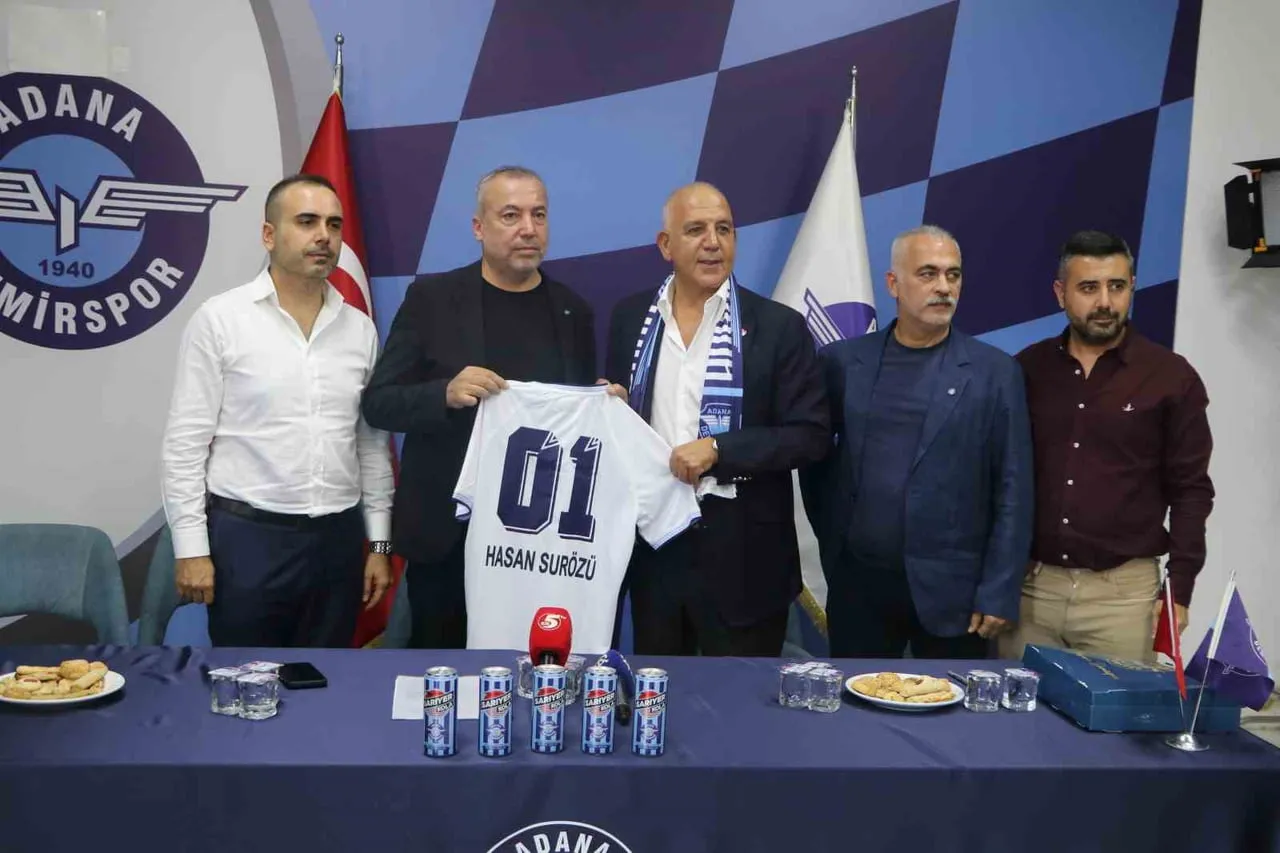 TFF YÖNETİM KURULU ÜYESİ HASAN SURÖZÜ VE ADANA DEMİRSPOR BAŞKANI ERTAN ZEYBEK, ESKİ TEKNİK...