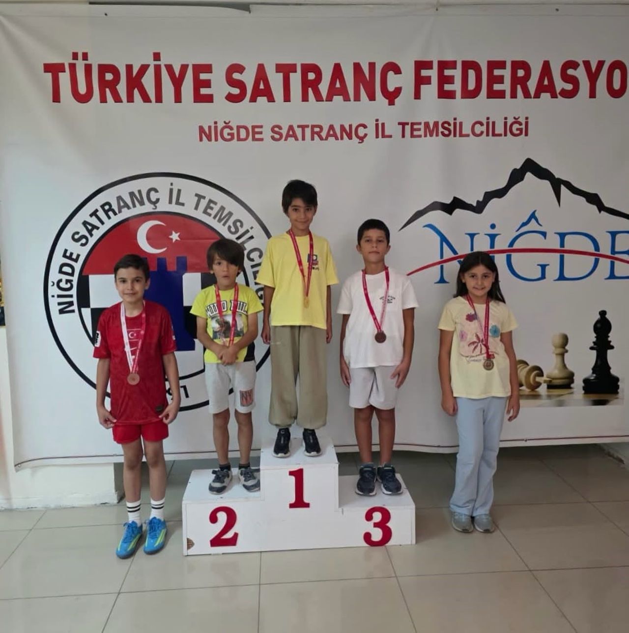 30 AĞUSTOS ZAFER BAYRAMI SATRANÇ TURNUVASI’NDA ŞAMPİYONLAR BELLİ OLDU