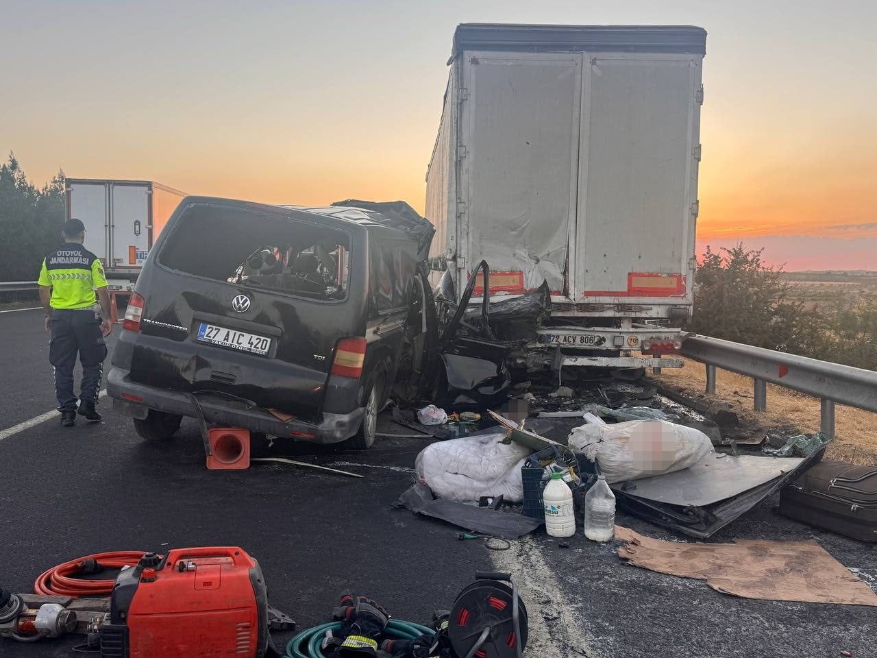 ŞANLIURFA’DA FECİ KAZA: 2 ÖLÜ, 2 AĞIR YARALI