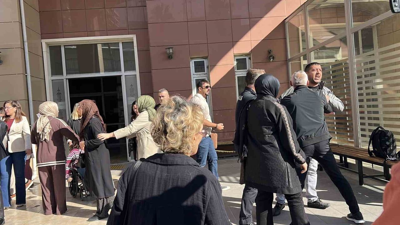 MANİSA BÜYÜKŞEHİR BELEDİYE BAŞKANI FERDİ ZEYREK’İN EVİNDEKİ HAVUZDA ELEKTRİK AKIMINA KAPILARAK...