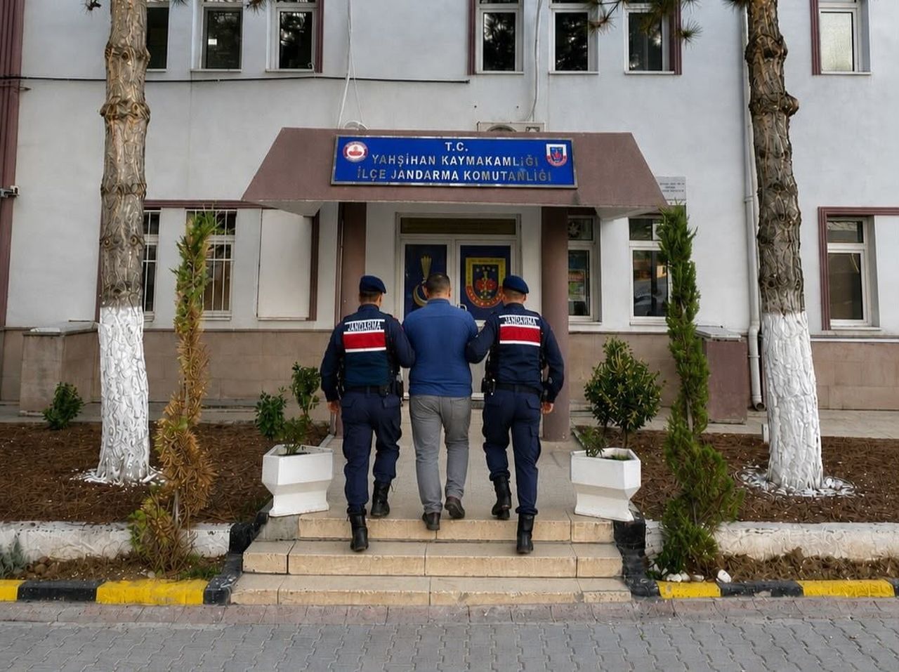 KIRIKKALE'DE HIRSIZLIK SUÇUNDAN HAKKINDA KESİNLEŞMİŞ 4 YIL 3 AY HAPİS CEZASI BULUNAN HÜKÜMLÜ...
