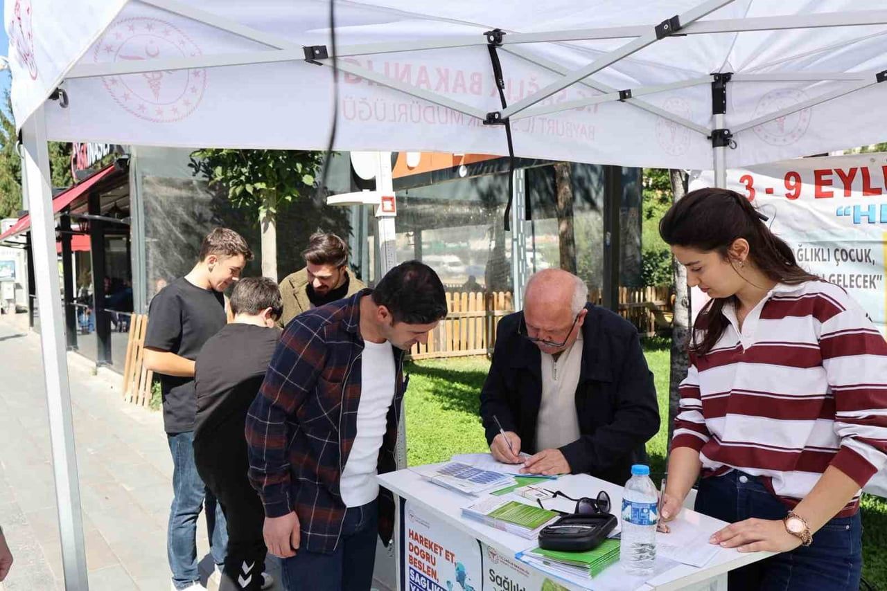 BAYBURT’TA VATANDAŞLARA SAĞLIKLI YAŞAM İÇİN 'HAREKET' ÇAĞRISI