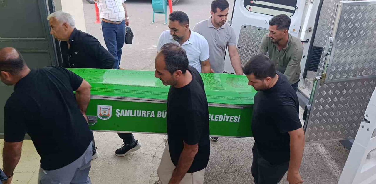 ŞANLIURFA’NIN BOZOVA İLÇESİNDE MEYDANA GELEN TRAFİK KAZASINDA HAYATINI KAYBEDEN 4 KİŞİNİN...