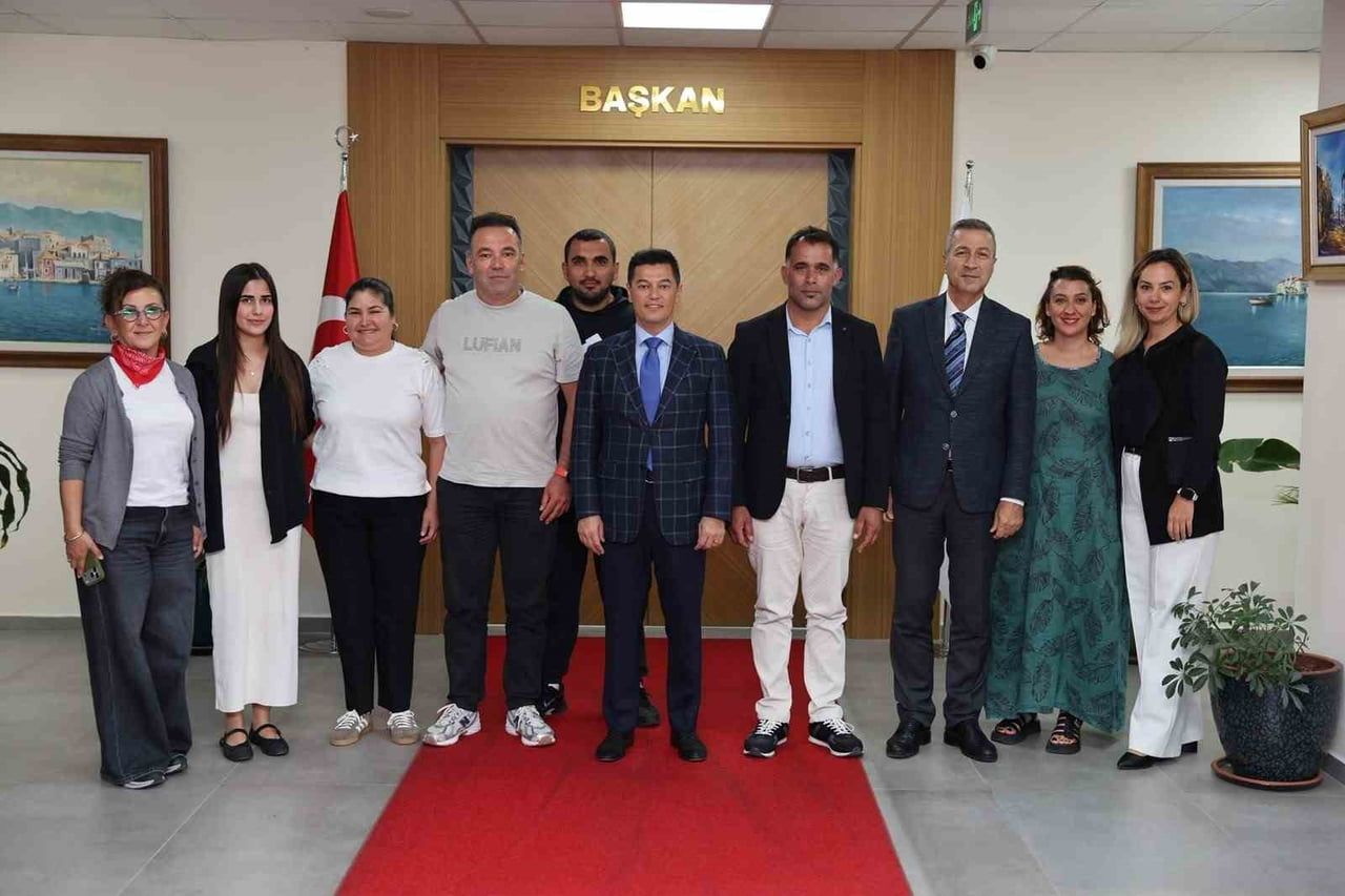 BAŞKAN ÜNLÜ, SELİMİYE MAHALLE MUHTARI AKGÜL VE MAHALLE SAKİNLERİNİ AĞIRLADI