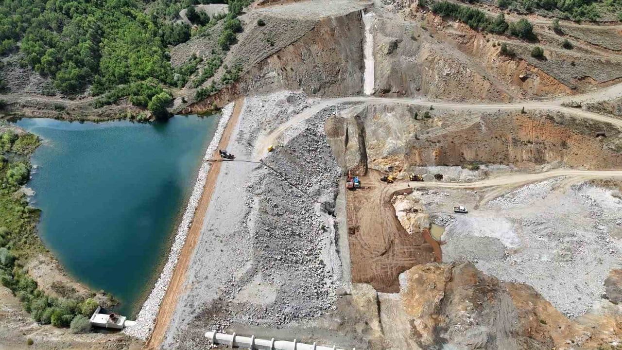 PETEKLİ GÖLETİ’NDE ÇALIŞMALAR SÜRÜYOR