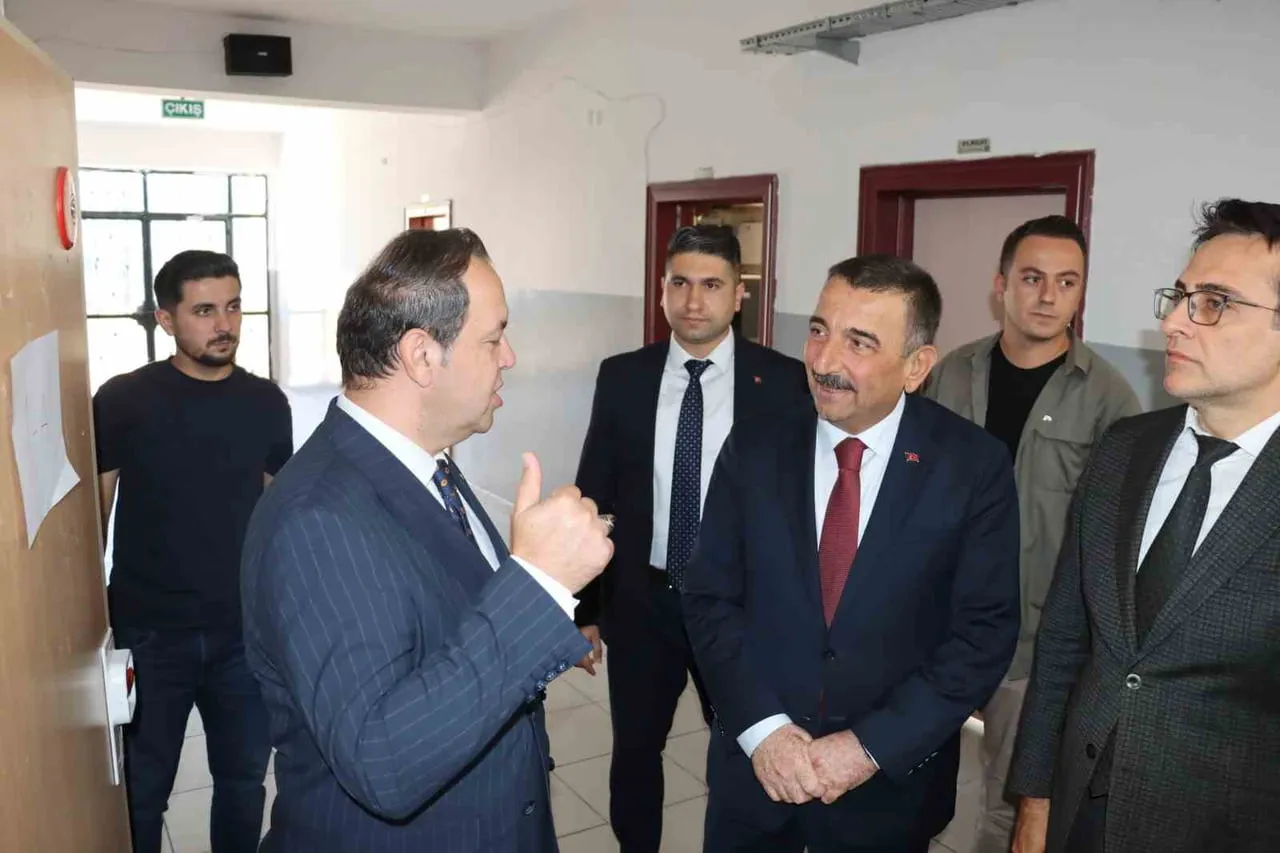 ZONGULDAK’TA DENETİMLİ SERBESTLİK KAPSAMINDA BULUNAN YÜKÜMLÜLER, KAMU YARARINA ÜCRETSİZ ÇALIŞMA...