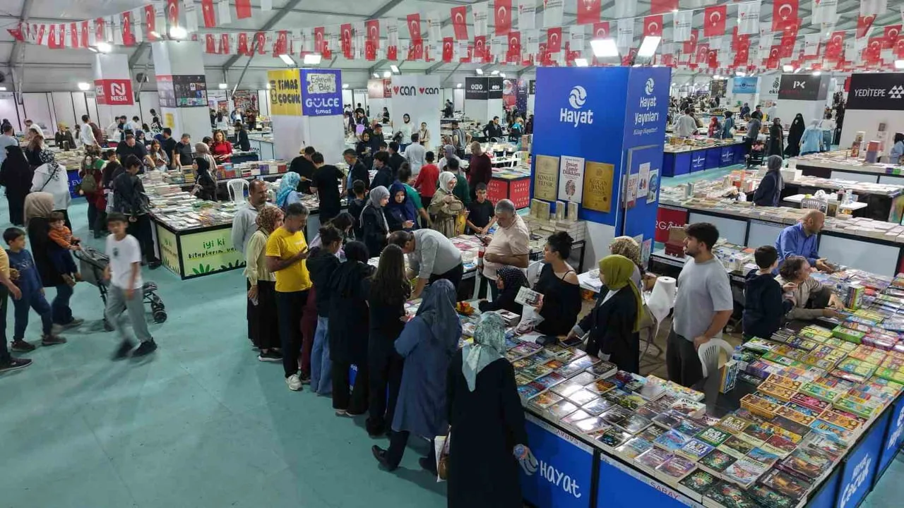 TÜRKİYE’NİN TEK UNESCO EDEBİYAT ŞEHRİ KAHRAMANMARAŞ’TA BÜYÜKŞEHİR BELEDİYESİ TARAFINDAN BU YIL...