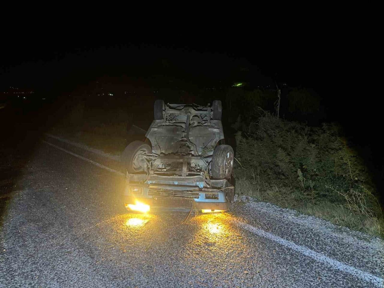 ALAŞEHİR İLÇESİNDE VİRAJI ALAMAYAN OTOMOBİL TAKLA ATTI