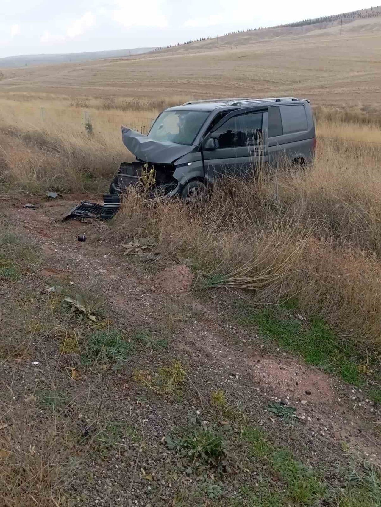 KONYA’NIN KULU İLÇESİNDE İKİ MİNİBÜSÜN ÇARPIŞMASI SONUCU MEYDANA GELEN TRAFİK KAZASINDA 3 KİŞİ...