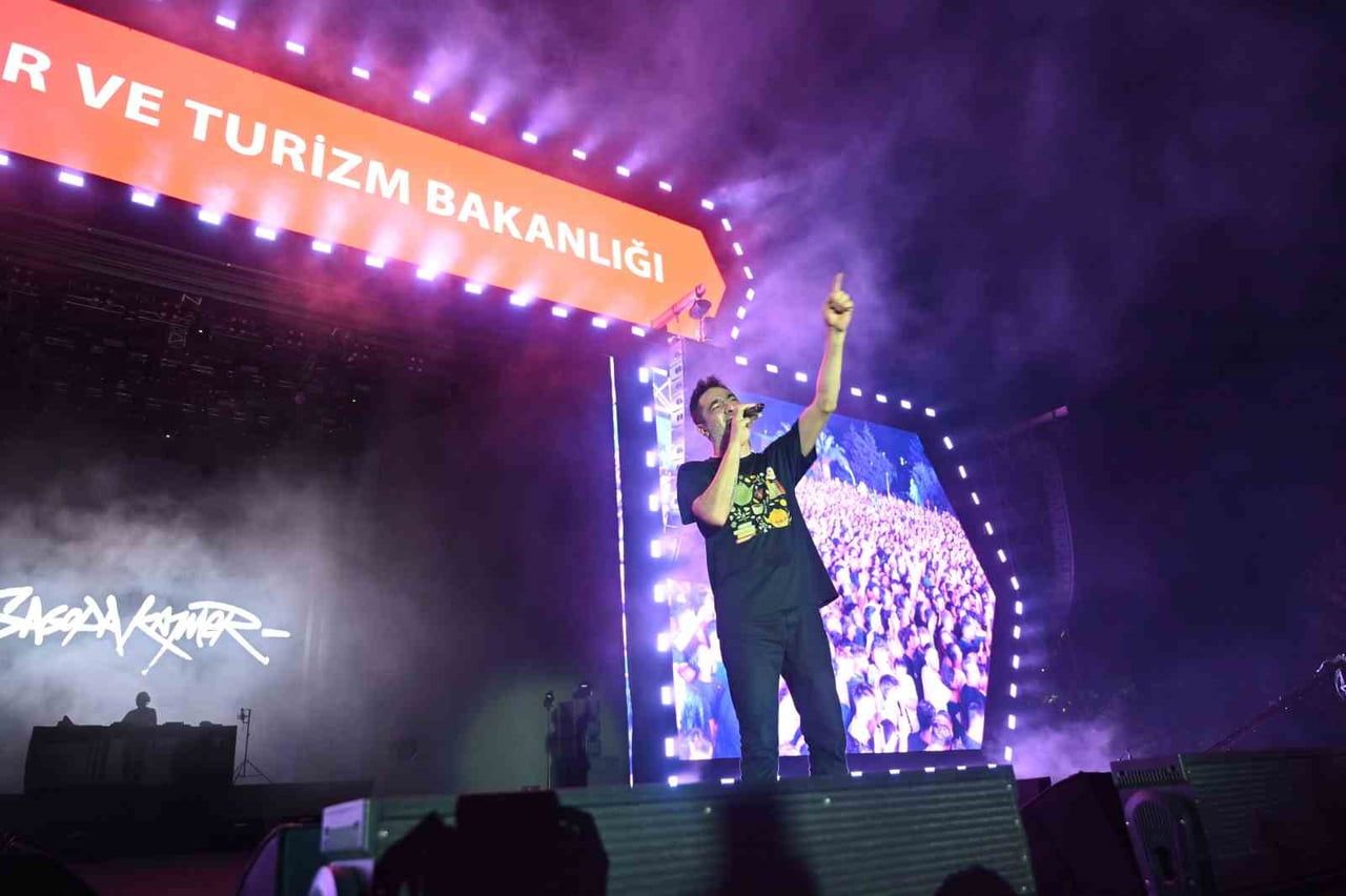 ORDU'DA SAGOPA KAJMER SAHNEYE ÇIKTI.