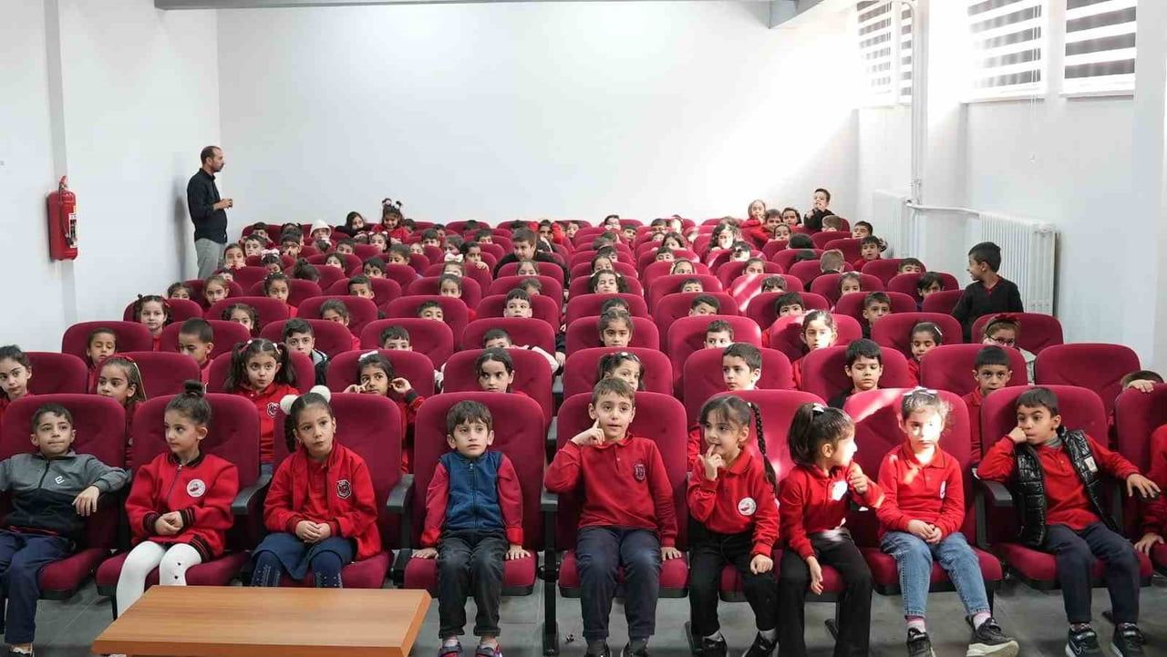 ELAZIĞ BELEDİYESİ’NDEN ÖĞRENCİLERE AĞIZ VE DİŞ SAĞLIĞI EĞİTİMİ