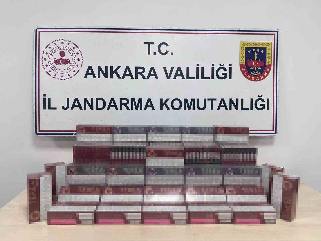 ANKARA’DA JANDARMA EKİPLERİNCE OKUL ÇEVRELERİNDEKİ DENETİMLERİNDE TOPLAM 15 BİN ADET 75 KARTON...