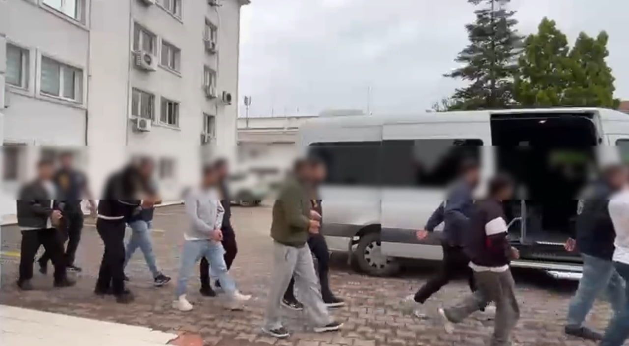 SAKARYA MERKEZLİ 3 İLDE YASA DIŞI BAHİS VE KARA PARA AKLAMA SUÇLARINA YÖNELİK DÜZENLENEN EŞ...